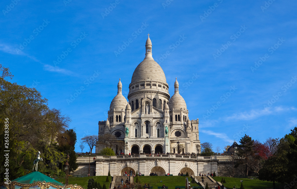 Fototapeta premium Basilica of the Sacred Heart (Sacre Coeur) in Paris France. April 2019