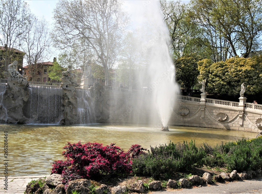 Naklejka premium Fontana dei Dodici Mesi