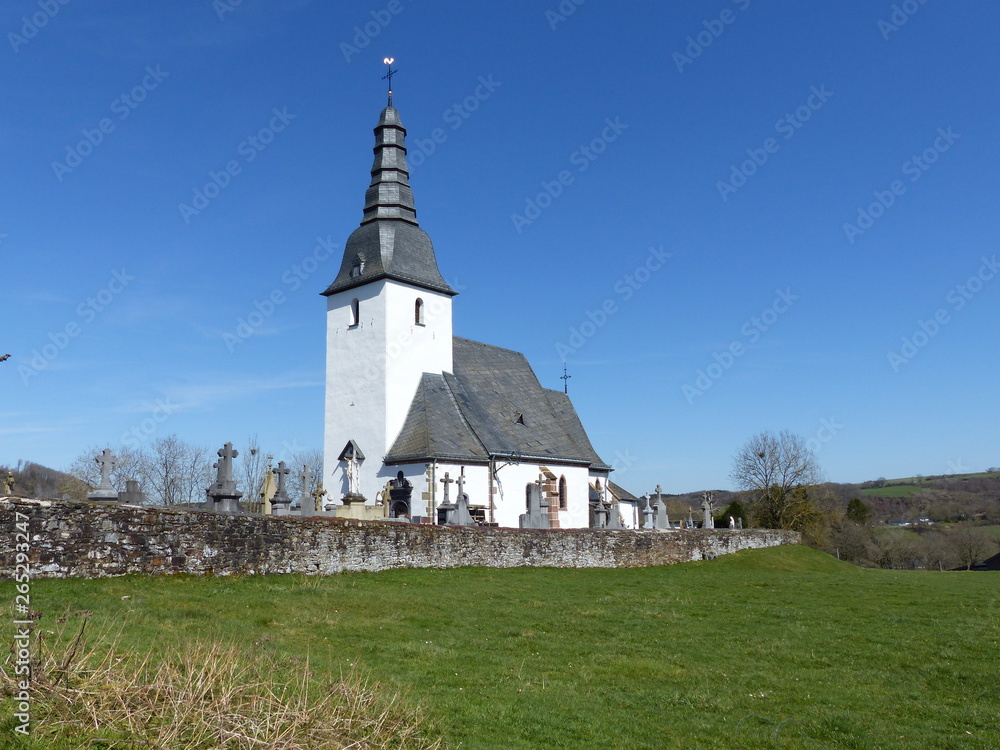 Sankt Hubertus Kirche in Weweler / Belgien