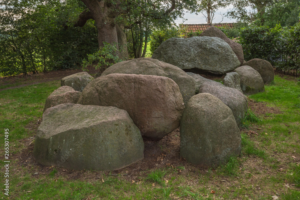 Frontal view of Dolmen D3 in the vicinity of Midlaren Frontal view of Dolmen D3 in the vicinity of Midlaren