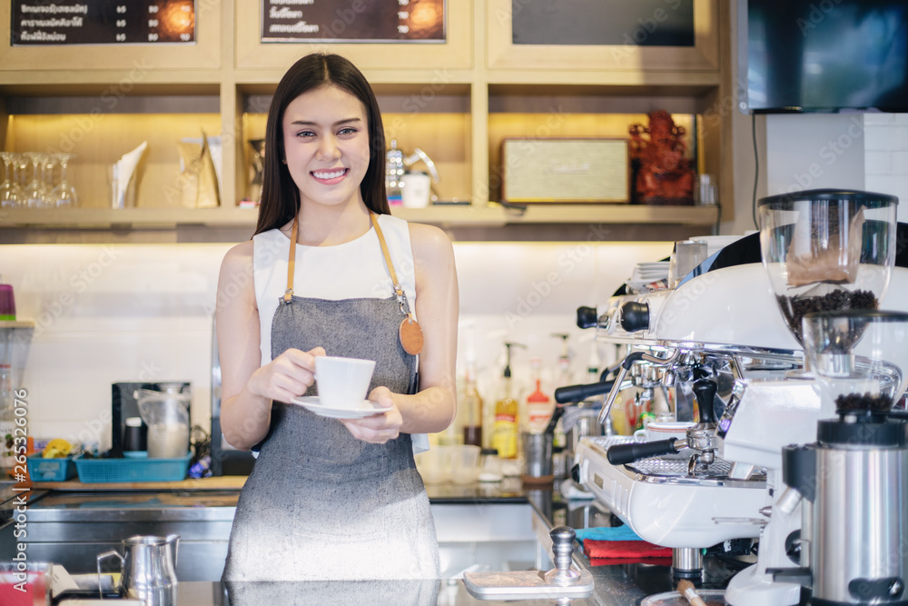 Asian women Barista smiling and using coffee machine in coffee shop counter - Working woman small business owner food and drink cafe concept Asian women Barista smiling and using coffee machine in coffee shop counter - Working woman small business owner food and drink cafe concept