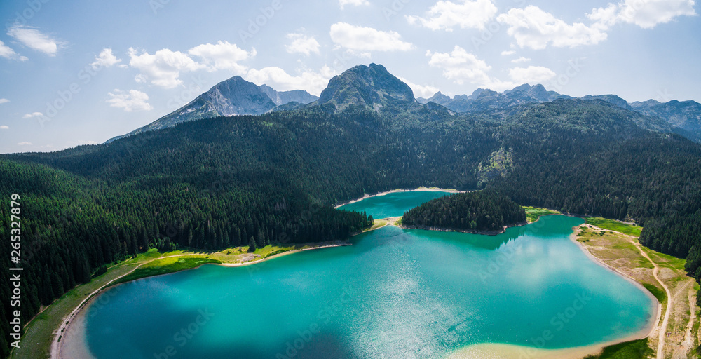Fototapeta premium Mountain Lake