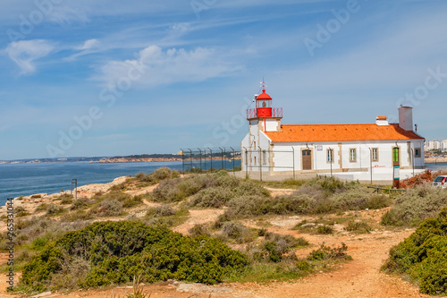 Vista do Farol Ponta do Altar em Ferragudo Algarve Portugal
