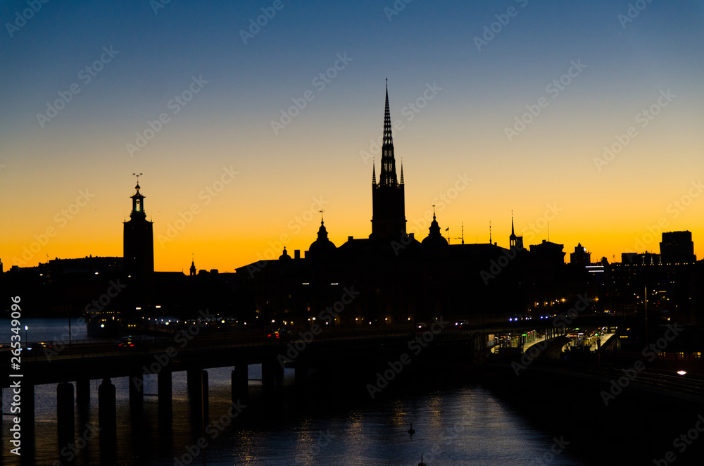 Naklejka premium Silhouette of Stockholm cityscape skyline at sunset, dusk, Sweden