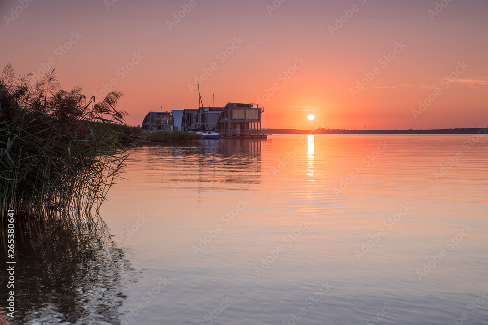 Sonnenuntergang am Geierswalder See