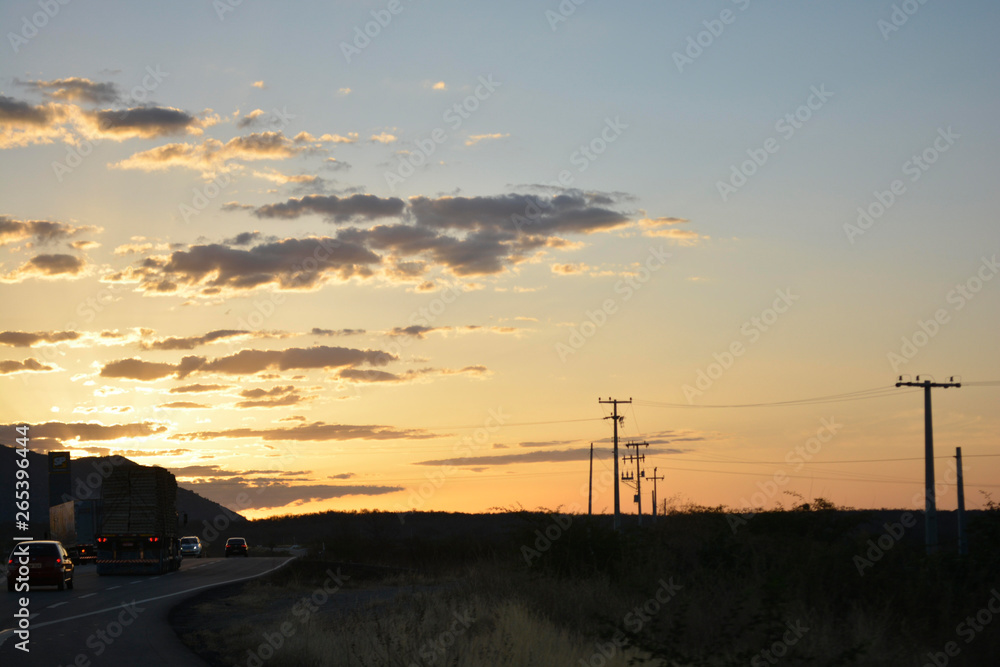 Fototapeta premium por do sol na estrada sunset on the road 