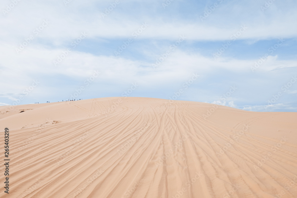 Naklejka premium White sand dunes at muine vietnam.