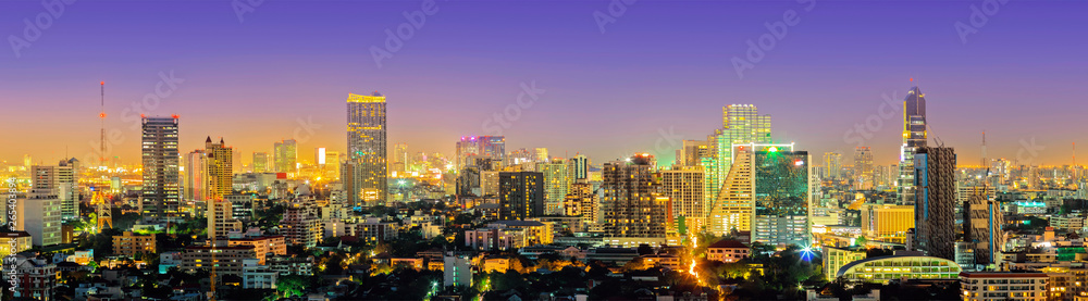 Fototapeta premium Bangkok city downtown at night