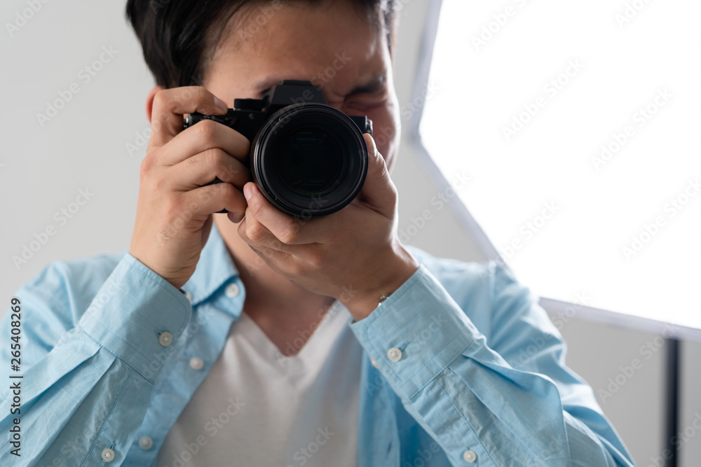 写真を撮るカメラマン 写真を撮るカメラマン
