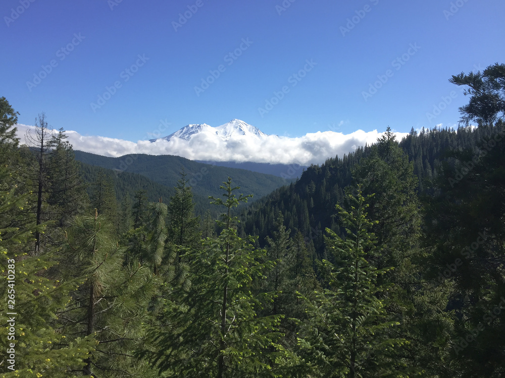 Fototapeta premium View of Mountains in the Clouds