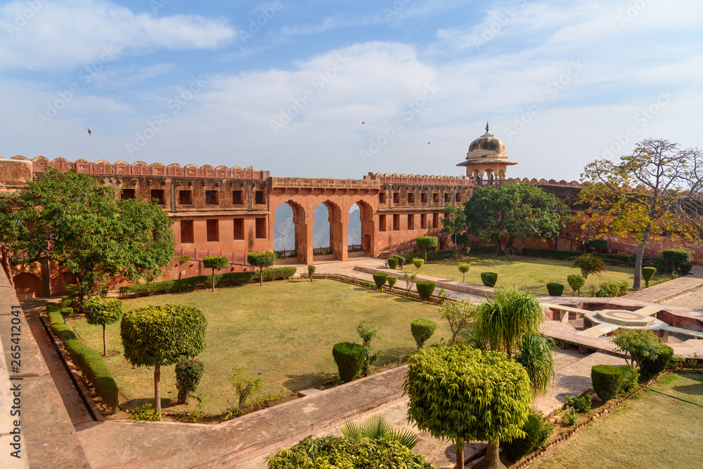 Obraz premium Charbagh Garden in Jaigarh Fort. Jaipur. India
