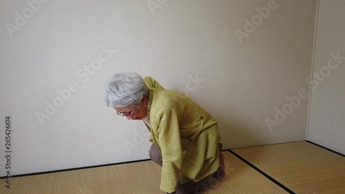 腰痛が気になるおばあちゃん