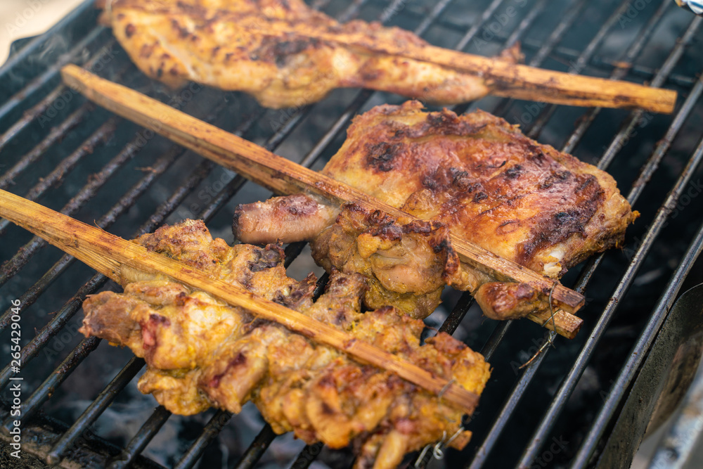 Chicken grilled with smoke and pepper Chicken grilled with smoke and pepper