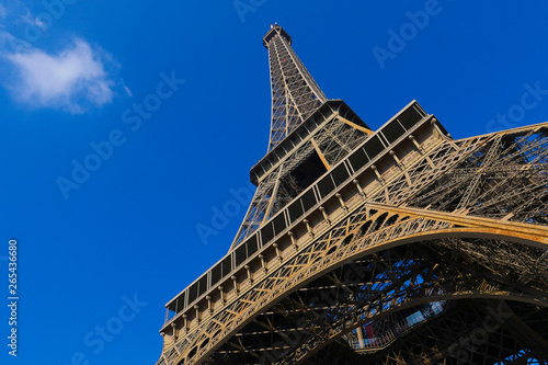 Eiffel Tower on blue sky Paris © FreeProd