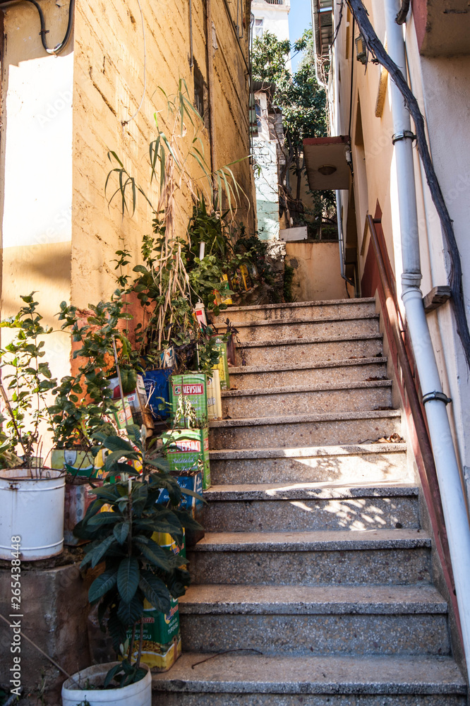 Naklejka premium Узенькая улочка