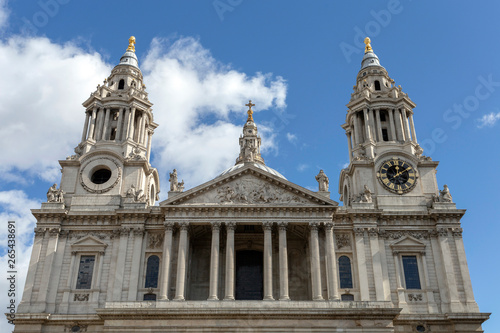 St Paul's Cathedral London © skovalsky