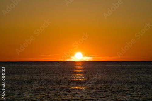 Sunrise on the beach © Andres