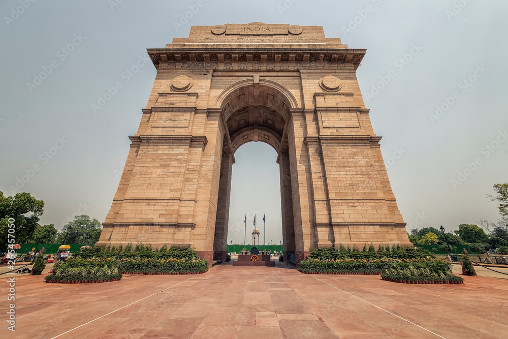 Fototapeta premium The India Gate war memorial in New Delhi, India