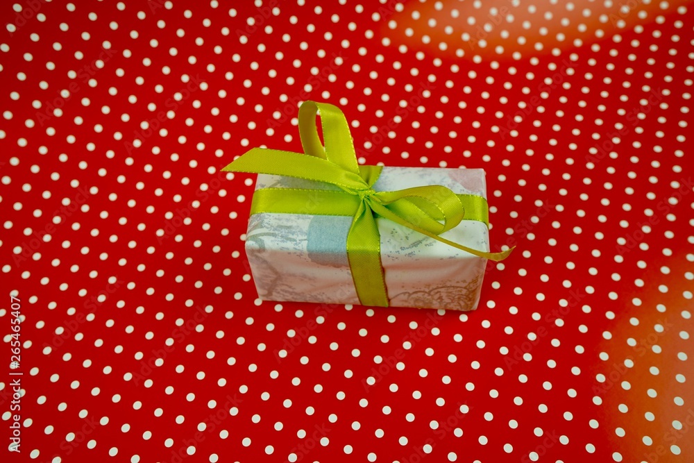 Fototapeta premium gift box with red bow