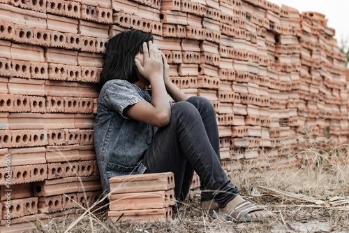 Valokuva Child working in a brick factory