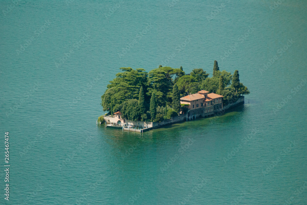 An island in the middle of the lake