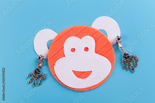 Bilde på lerret funny monkey made of paper