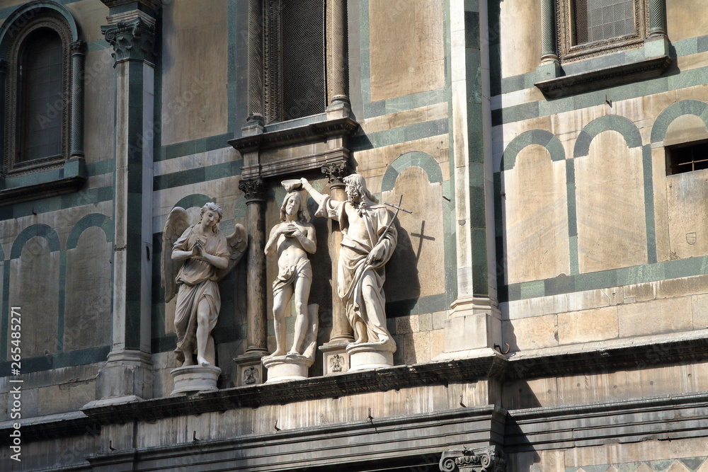 statue antiche di gesù e san giovanni battista a firenze in italia, ancient statues of Jesus and St. John the Baptist in Florence in Italy statue antiche di gesù e san giovanni battista a firenze in italia, ancient statues of Jesus and St. John the Baptist in Florence in Italy