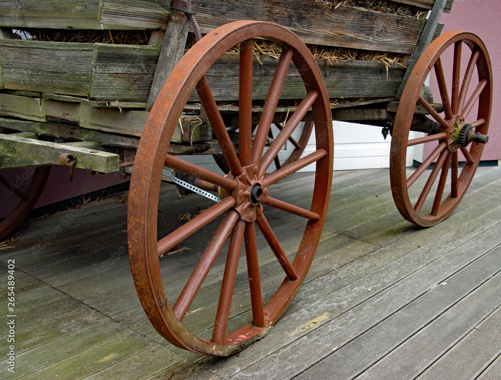 Alter Leiterwagen aus Holz