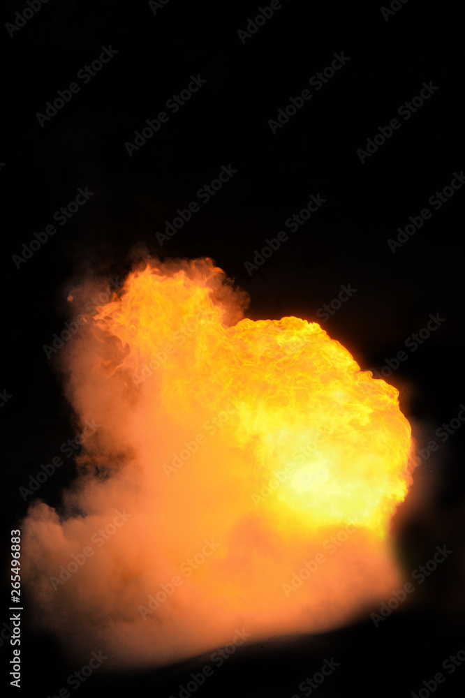 Obraz premium fire burning isolated with black background