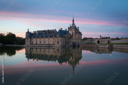Château de Chantilly au soleil couchant