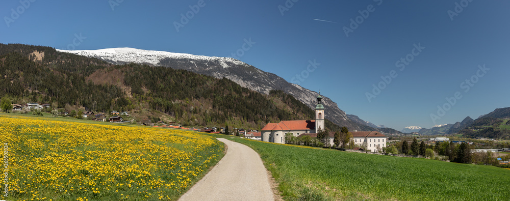 Kloster in Tirol