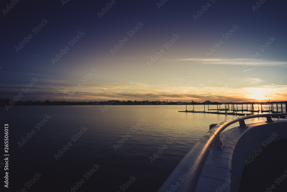 Fototapeta premium Sunset and Water