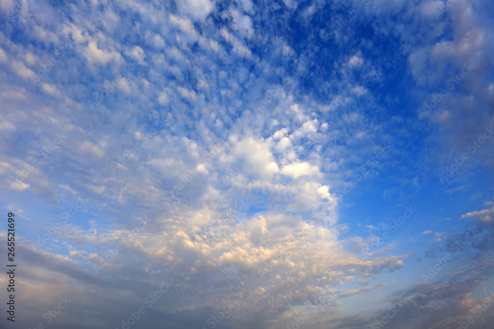 沖縄上空のさわやかな空