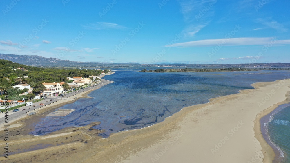falaise de Leucate et La Franqui (Aude, France) falaise de Leucate et La Franqui (Aude, France)