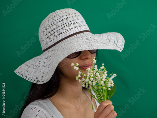 La jeune fille au muguet du 1er mai.