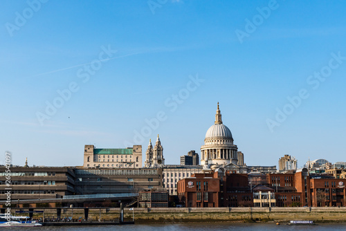 Fototapeta Naklejka Na Ścianę i Meble -  Saint Paul's Cathedral in London, United Kingdom