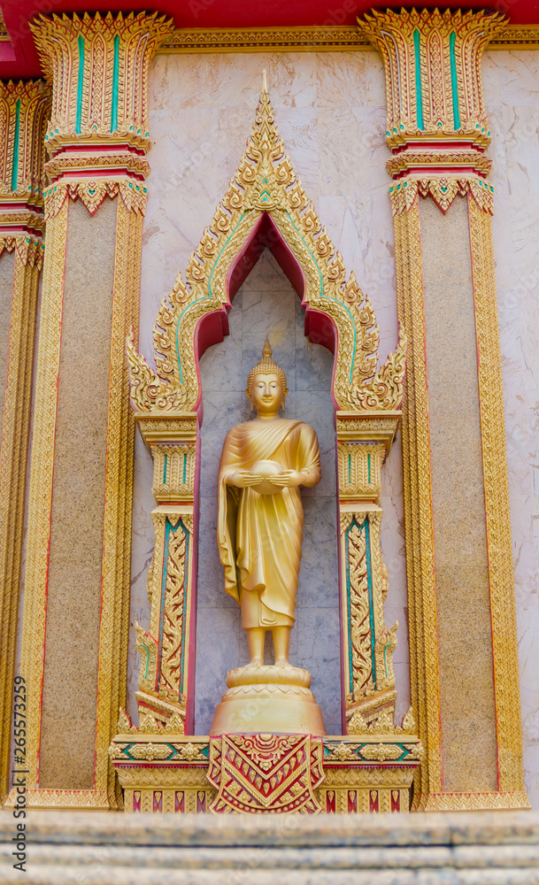Fototapeta premium The golden buddha statue.