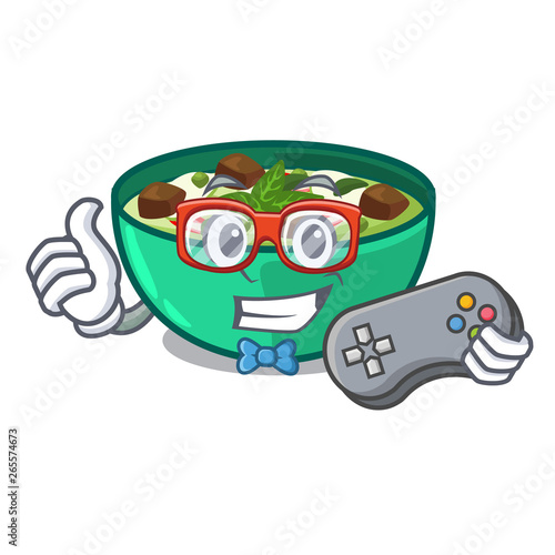 Gamer green curry in the character shape