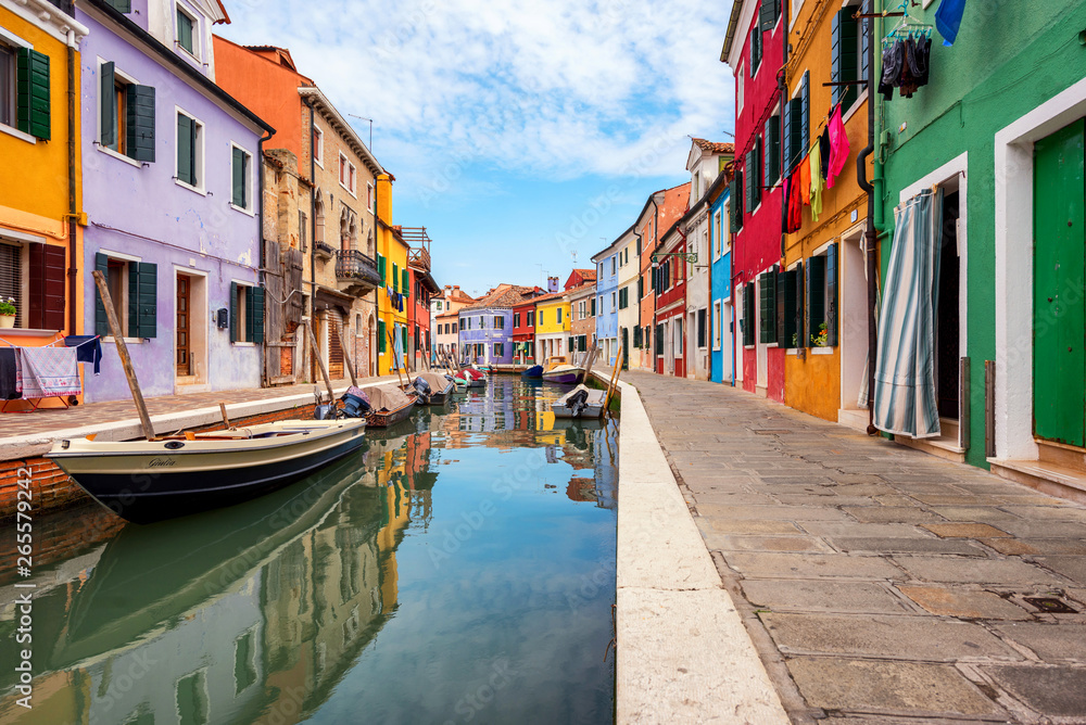 Fototapeta Colourfully painted house facade on Burano island, province of Venice, Italy