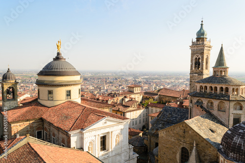 Fotografi Panoramic aerial view of Bergamo Alta, the upper city