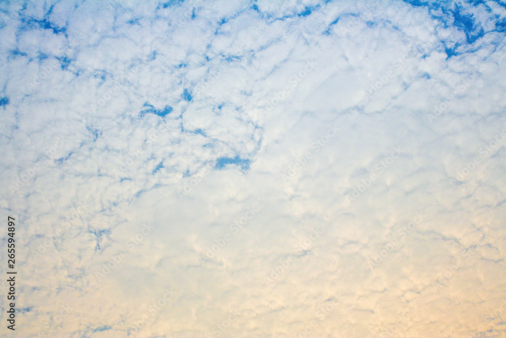 Fototapeta premium Cloudy full sky in the morning before sunrise background