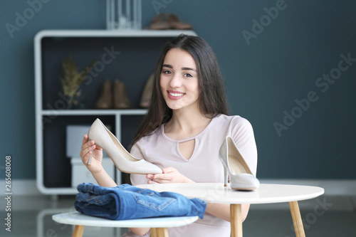 Young woman with elegant hi...