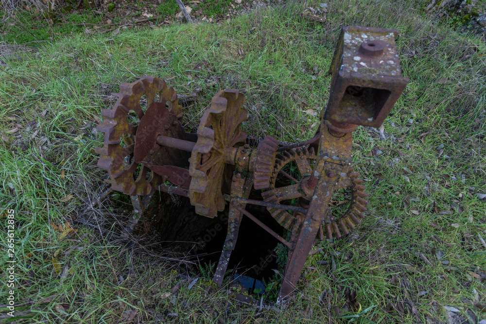 Old machine to draw water