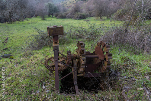 Obraz na płótnie Old machine to draw water w salonie