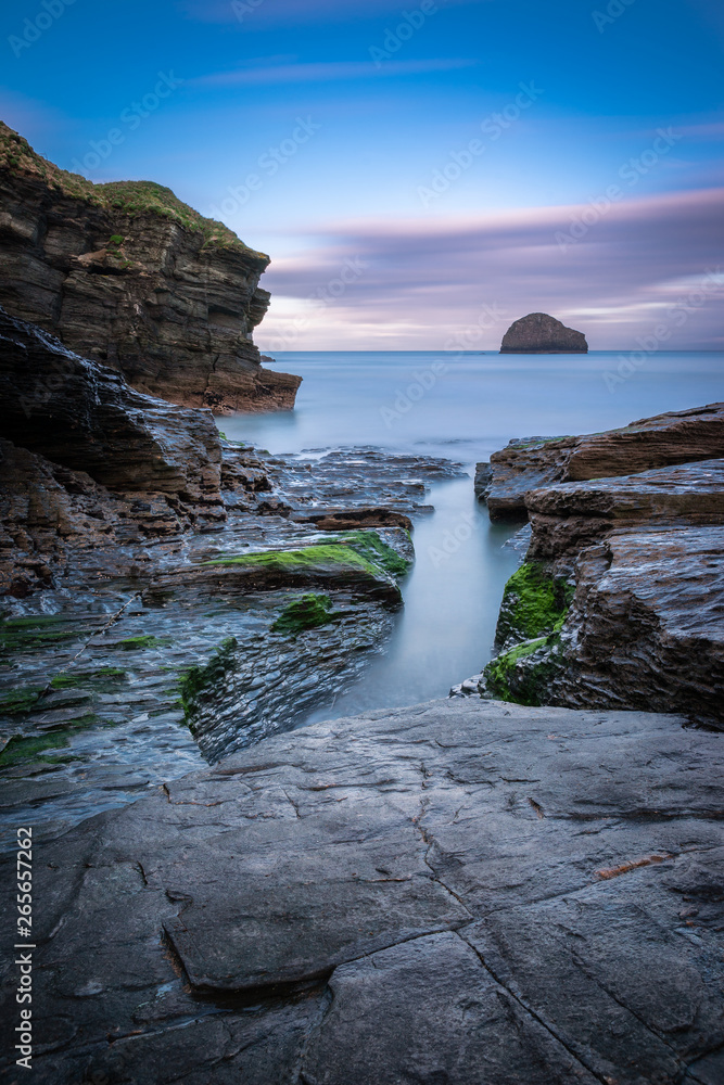 Fotografie Sunrise at Trebarwith Strand North Cornwall