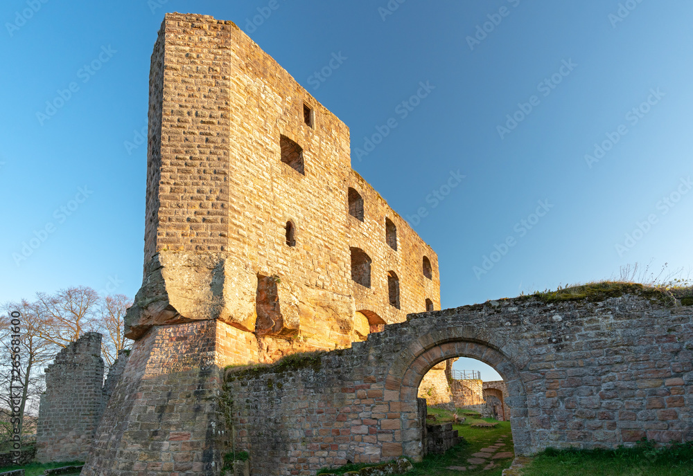 Burg Gräfenstein im Abendlicht