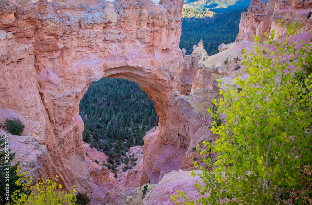Bryce Canyon hole in wall in Utah 