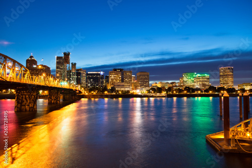 Cityscape of Portland, Oregon © espiegle