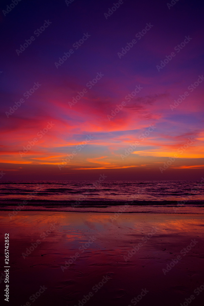 Naklejka premium Dramatic Sunset over the Indian Ocean