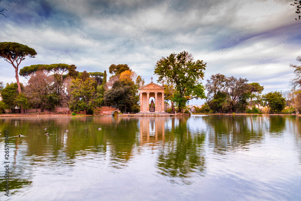 Obraz premium Temple of Aesculapios at Villa Borghese Gardens in Rome